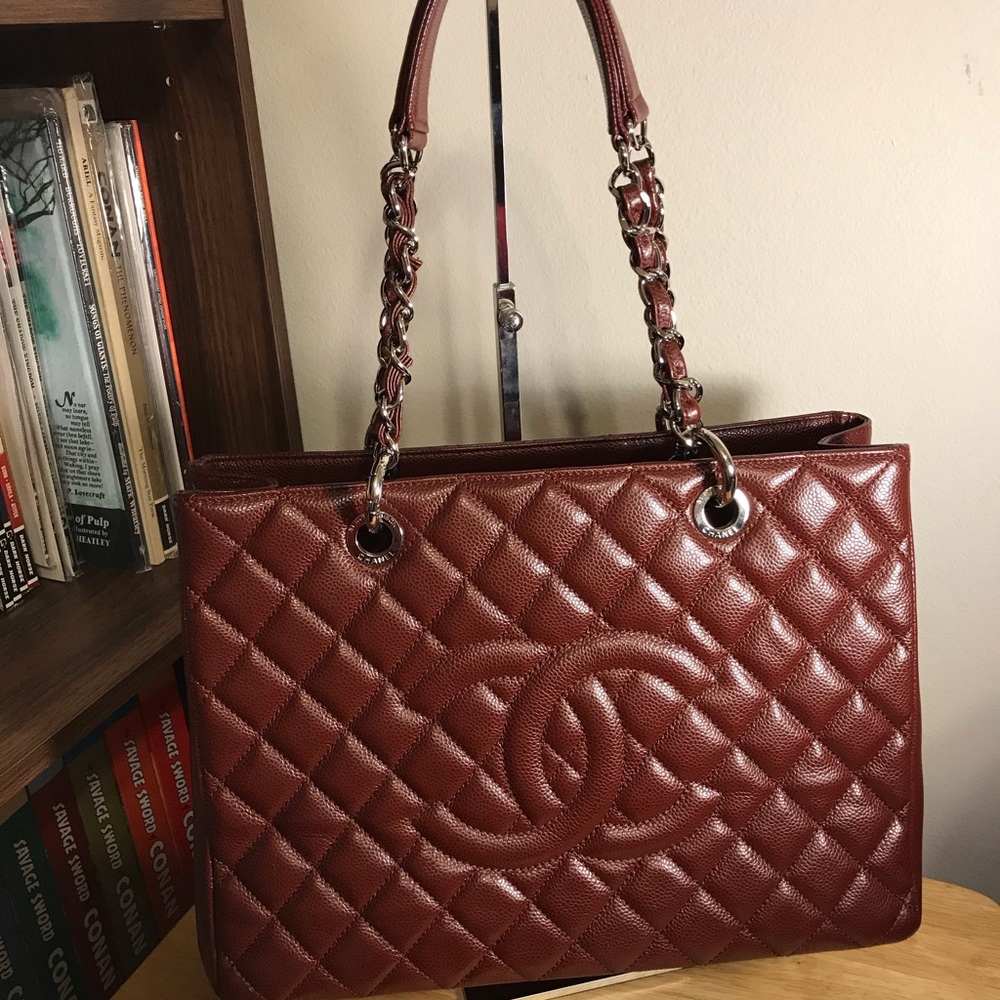 Chanel GST Caviar Grand Shopping tote maroon bag - Picture 2 of 16